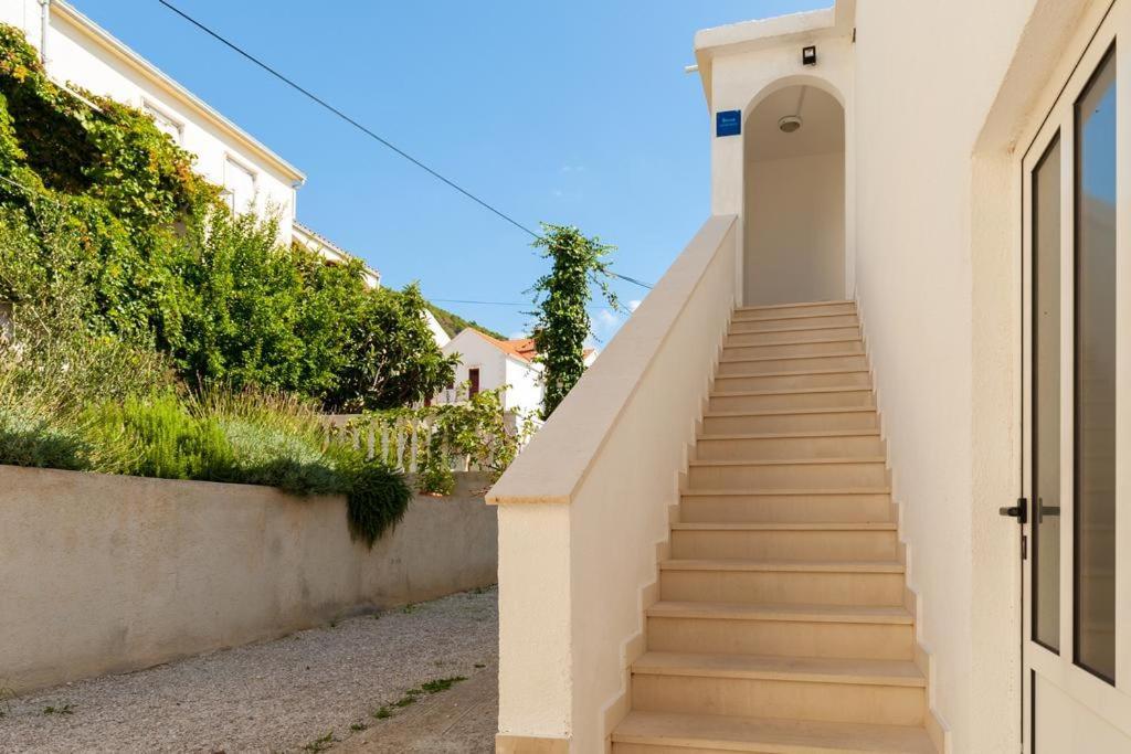 Apartmani Mara Bol Exterior photo