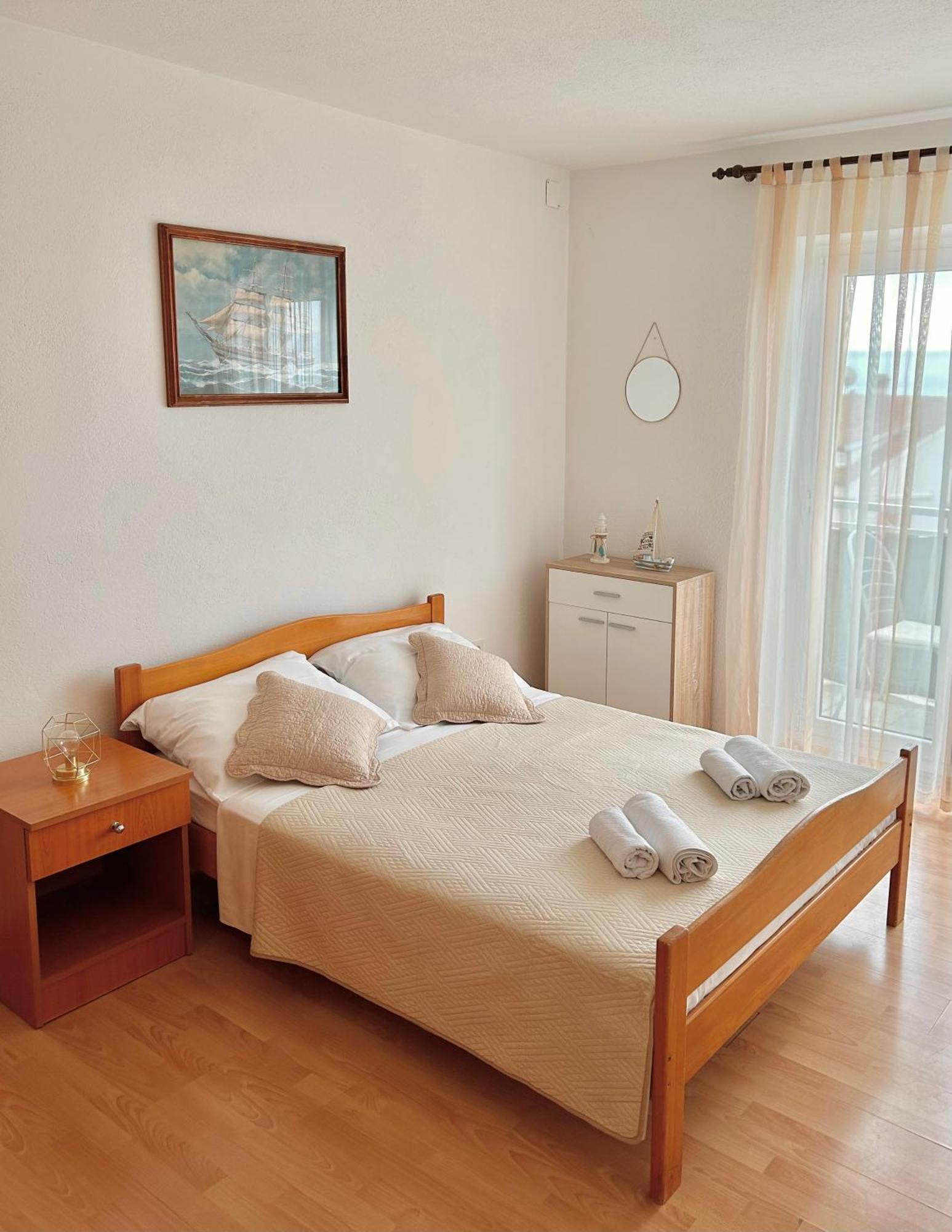 Apartmani Mara Bol Exterior photo